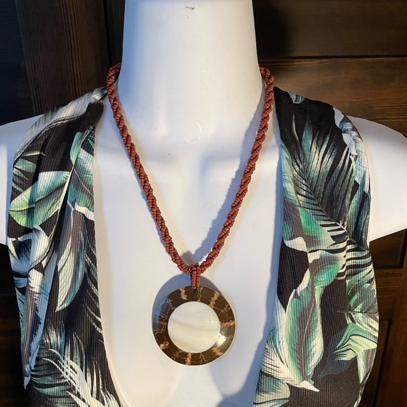 Necklaces - Picture 6 of 10